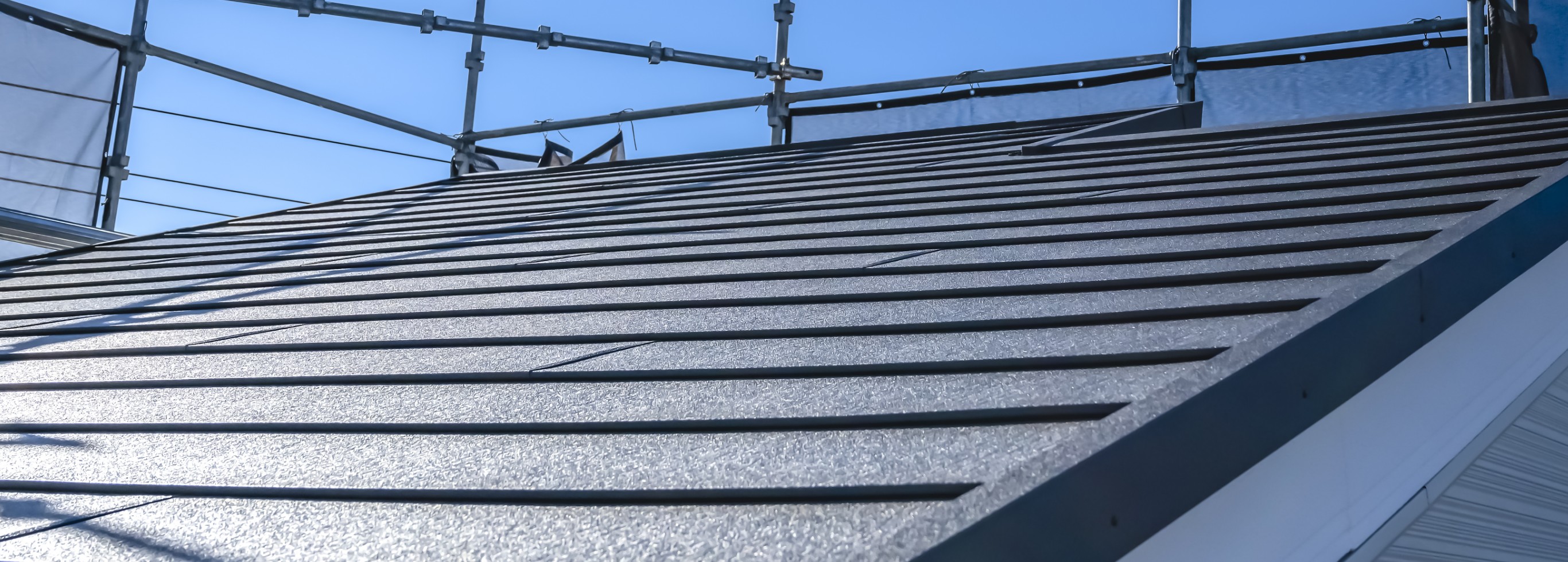 一般住宅のお客様 - 屋根塗装 メインビジュアル