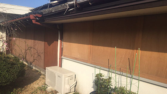 山口県山口市一般住宅 雨戸の施工前画像