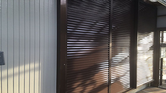 静岡県袋井市公会堂 雨戸の施工後画像
