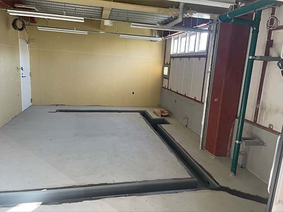 神奈川県茅ヶ崎市工場床の施工前画像