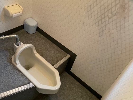 神奈川県秦野市クリニック内装リフォーム工事 トイレの施工前画像