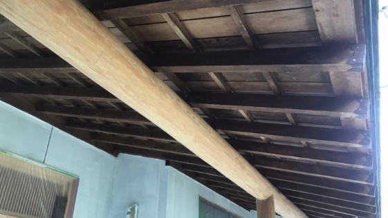 静岡県袋井市 T様邸 外壁塗装一般住宅 庇の施工前画像