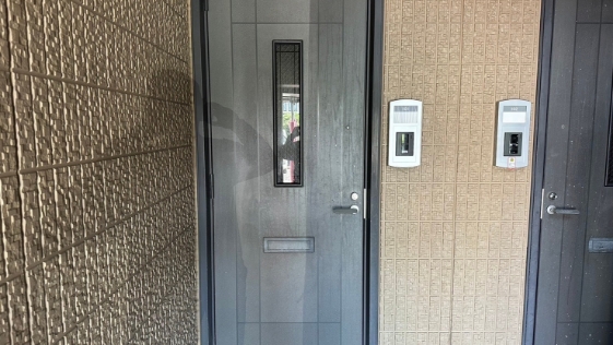 静岡県浜松市　Pアパート 玄関の施工前画像