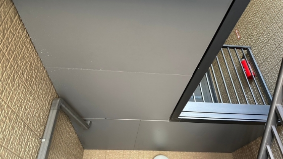 静岡県浜松市　Pアパート 軒天の施工前画像