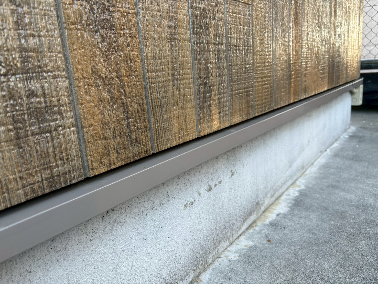 静岡県磐田市O様邸 一般住宅の外壁塗装工事 水切りの施工後画像