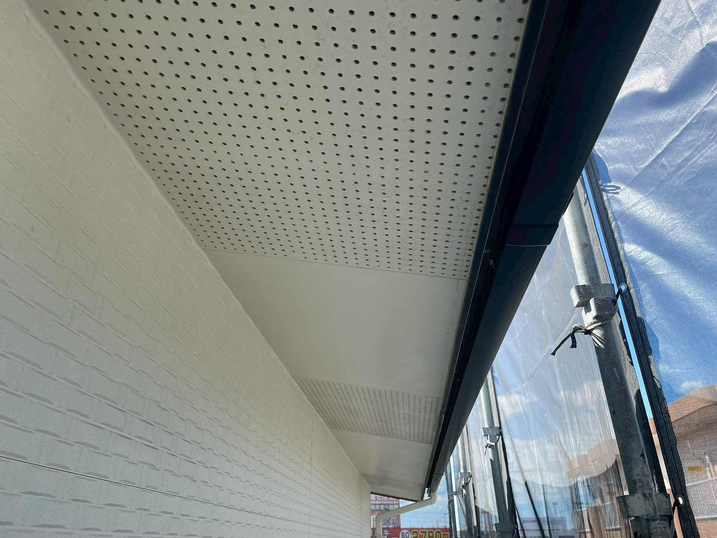 静岡県磐田市O様邸 一般住宅借家の外壁塗装工事 軒天の施工前画像