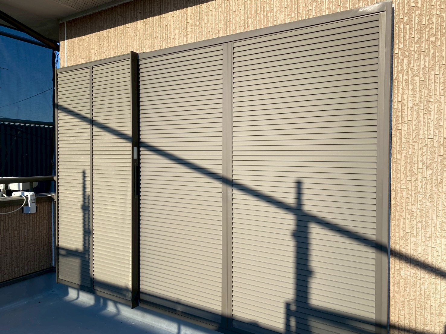 静岡県磐田市M様邸 一般住宅外壁塗装 雨戸の施工前画像