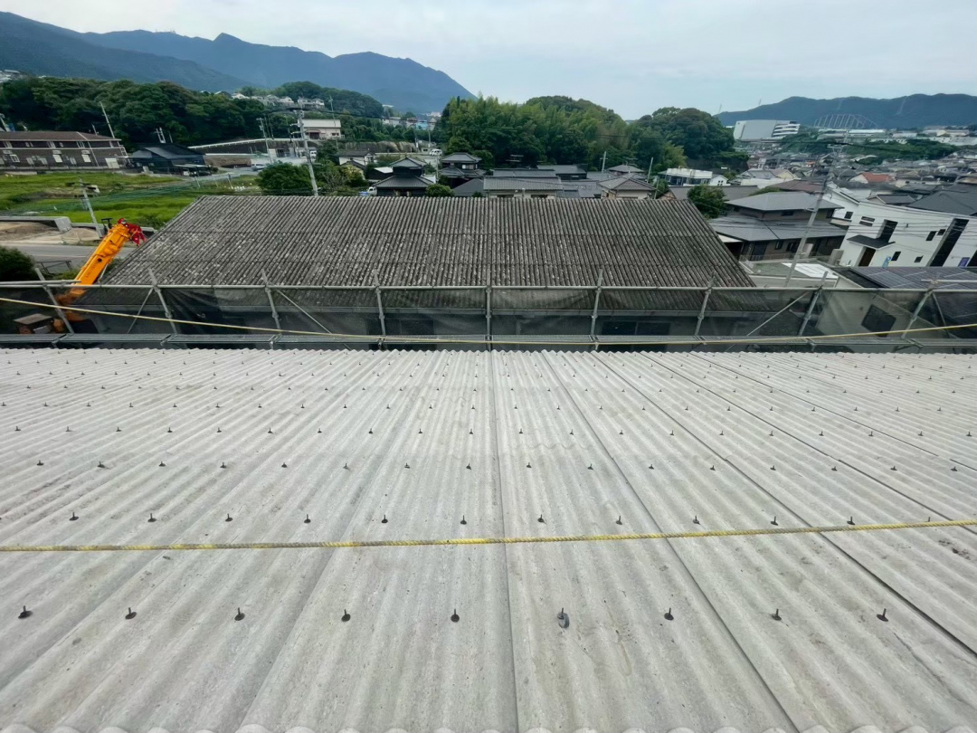 福岡工場屋根塗装工事 折半屋根①の施工前画像